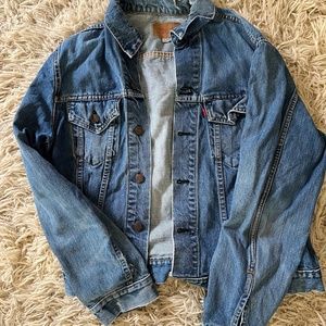 Vintage Distressed Levi Denim Jacket Size L